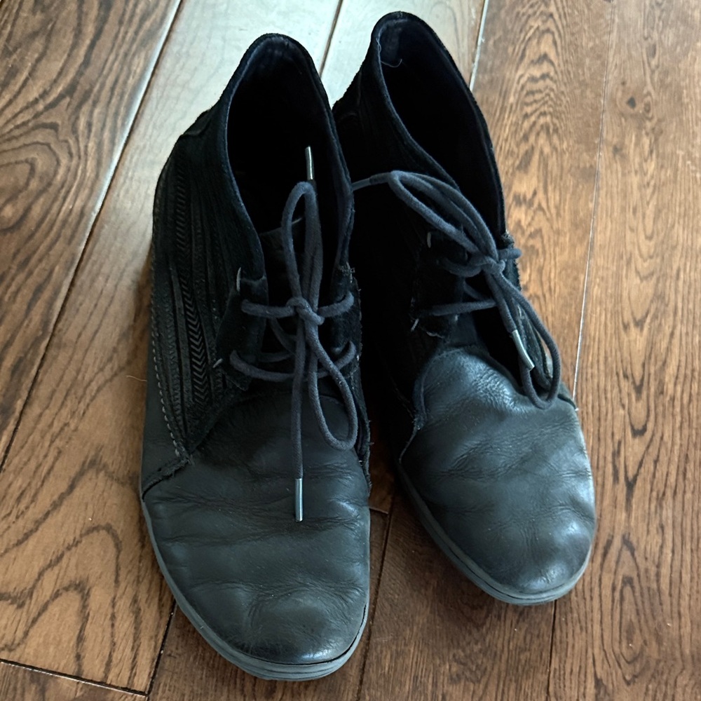 Merrell Black Leather Ankle Booties